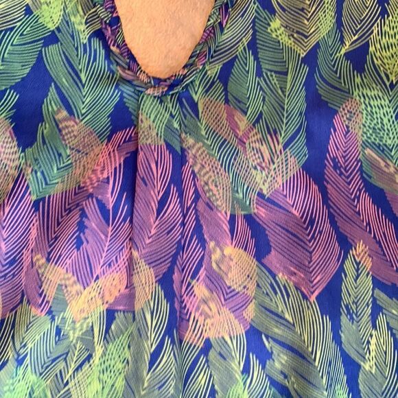 American Eagle Size XS long sleeve with unique neckline.  See photos - Picture 7 of 10